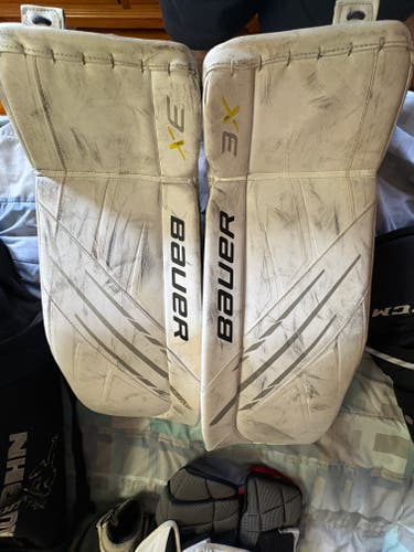 Small 2015 Bauer Vapor 3X Goalie Leg Pads (Used)