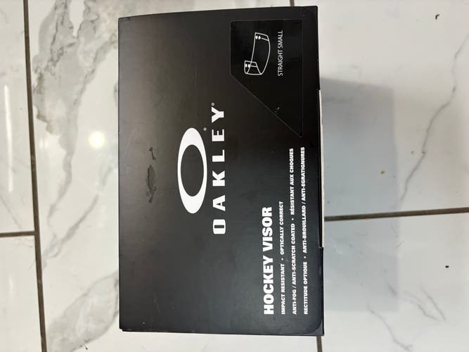 Small Oakley straight small Visor (New)