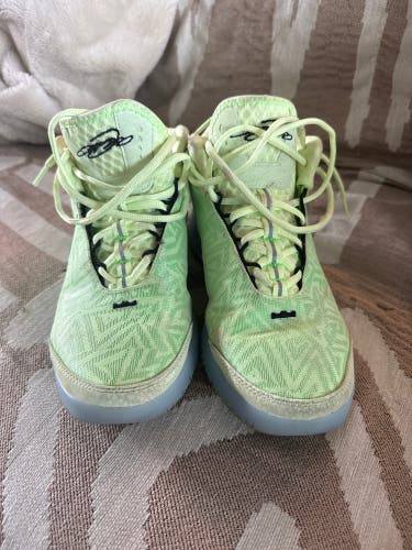 Men's Size M 8.0 (W 9.0) Nike Kobe 8 Shoes (Used)