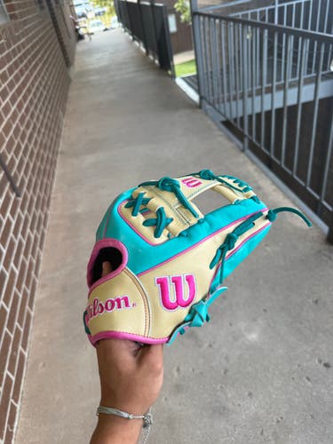 2025 Wilson RH Infield A2000 1786 Baseball Glove 11.5" (New)