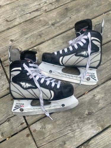 Mission Hockey Skates Size 1E (Used)