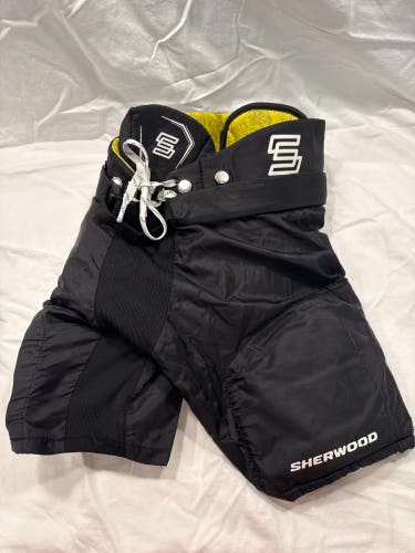 Junior Large Sher-Wood Rekker Legend 4 Hockey Pants (Used)