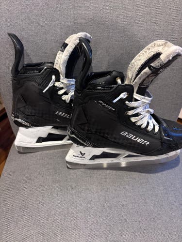 Black 2024 Bauer Supreme Shadow Hockey Skates Regular Width 9.5 (Used)