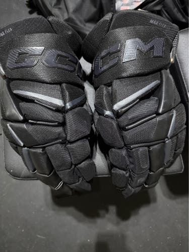 CCM JetSpeed FT8 Pro Gloves 14" (Used)
