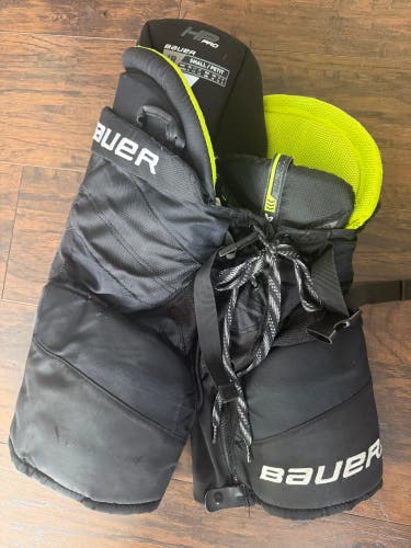 Junior Small Bauer HP Pro Hockey Pants (Used)