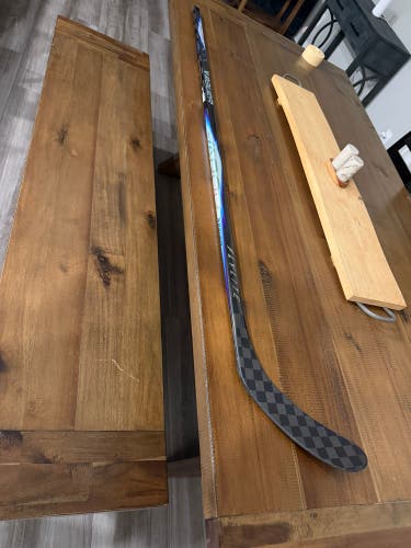 Senior Bauer Vapor Flylite Left Hand Hockey Stick P28 70 Flex (New)