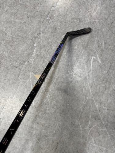 Senior True Catalyst 9x3 Hockey Stick Right Handed T28 75 Flex Pro Stock