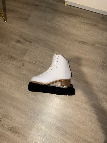 Jackson Ultima Evo Figure Skates B Adult 7 (Used)