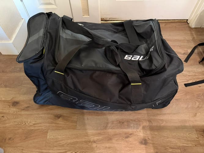 Bauer Rolling Bag (Used)