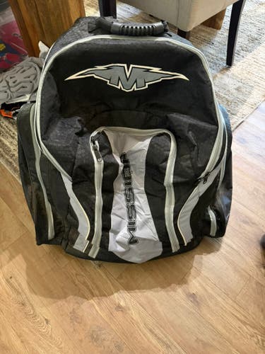 MISSION HOCKEY BACKPACK EQUIPTMENT BAG (USED)