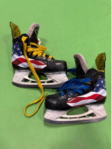 Junior Bauer Supreme M4 Hockey Skates Regular Width Size 3.5