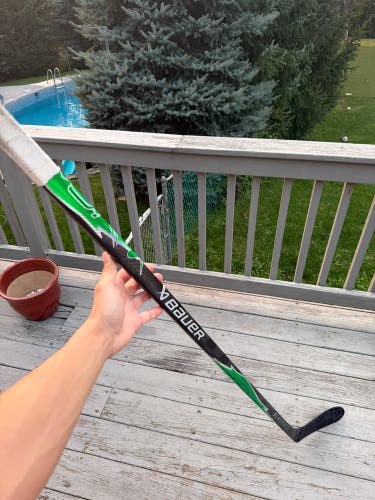 Senior Bauer Vapor Flylite Left Hand Hockey Stick P28 77 Flex (New)