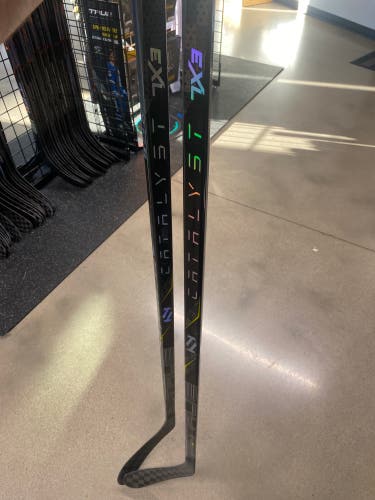 Senior True Catalyst 7x3 Right Handed Hockey Stick T28 75 Flex (New)