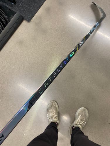 Senior True Catalyst 9x3 Right Handed Hockey Stick T92.5 85 Flex (New)