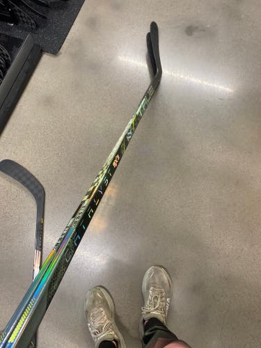 Senior True Catalyst 9x3 Right Handed Hockey Stick T92.5 85 Flex (New)