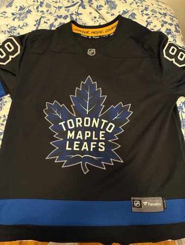 William Nylander Large Jersey