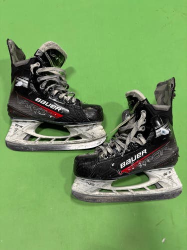 Intermediate Bauer Vapor X3 Hockey Skates Regular Width Size 5