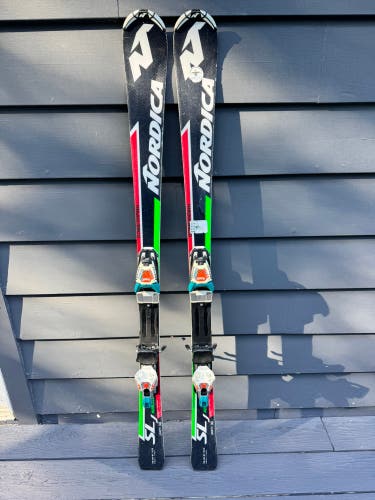 Kid's Nordica Dobermann SLJ 143 cm Racing Skis Max Din 10 (Used)