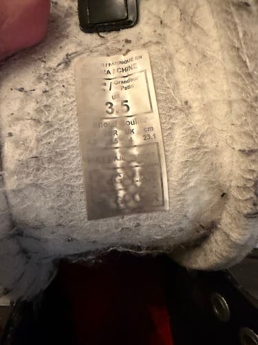 CCM EFlex 6.9 Hockey Goalie Skates Regular Width Size 3.5 (Used)