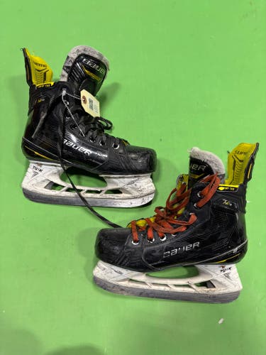 Intermediate Bauer Supreme M4 Hockey Skates Size 4.5