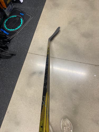 Junior True Catalyst Px Right Handed Hockey Stick TC2.5 40 Flex (New)
