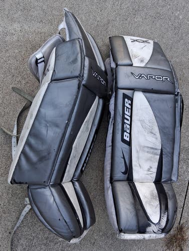 34" Bauer Nike Vapor XX SR Goalie Leg Pads (Used)