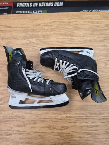 Size 9 Fit 3 Bauer Vapor Hyperlite 2 Hockey Skates Pro Stock 9 (Used)