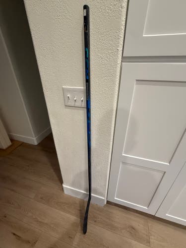Brand new - Intermediate CCM Ribcor Trigger 10 Pro Right Handed Hockey Stick P29 55 Flex