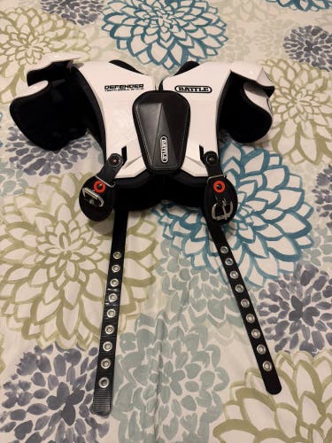 Small Youth Battle Defender Shoulder Pads (Used)