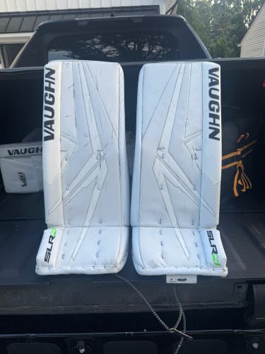 24" Vaughn SLR4 Goalie Leg Pads (Used)
