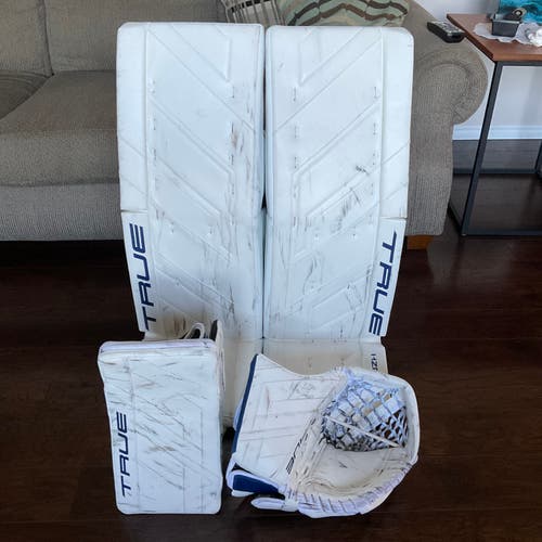 Used once True HZRDUS PX4 Goalie Pads, Glove & Blocker Set - 34+1.5
