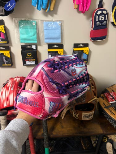 2025 Wilson A2000 RH Outfield Baseball Glove 12.75" (New)