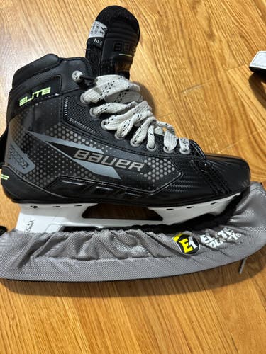 Bauer Elite Hockey Goalie Skates 9.5 (Used)