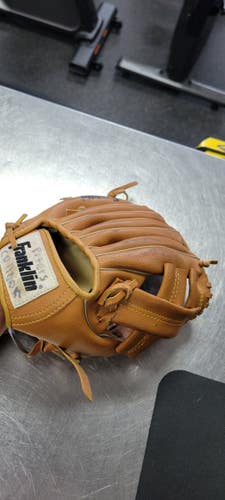 Used Franklin 9.5 BB/SB Glove RH Throw Brown 9 1/2" 11497-C000162055