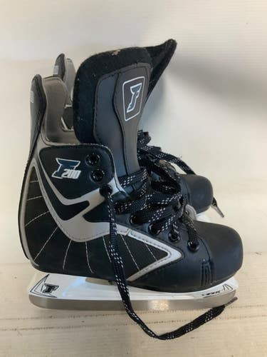Used Ferland F200 Junior Hockey Skate Junior 01 11823-S000042183