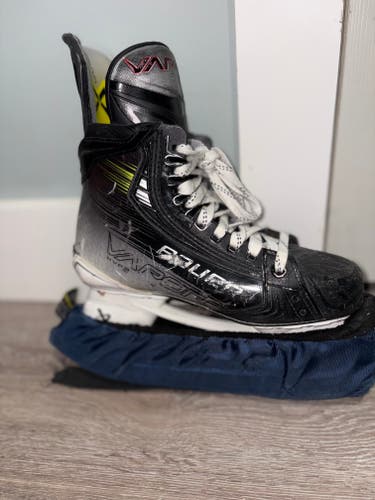 2023 Bauer Vapor Hyperlite 2 Hockey Skates 6 (Used)