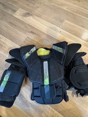 Warrior Ritual X4 E Intermediate S/M Goalie Chest Protector – Good Condition