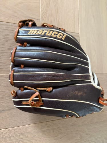 Marucci Krewe RH Baseball Glove 11" RHT (Used)