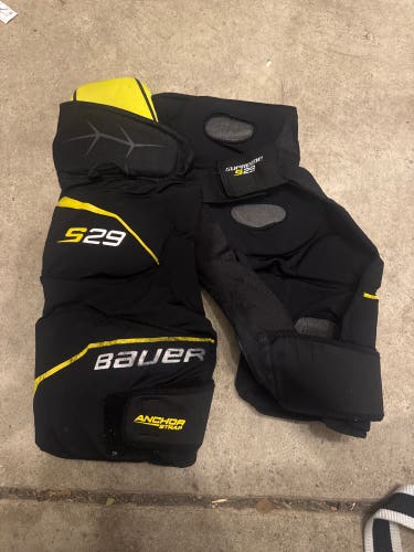 Junior Medium Bauer Supreme S29 Girdle (Used)