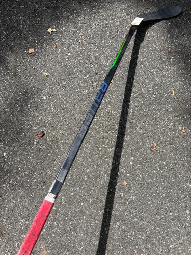 Junior Bauer Nexus Sync Hockey Stick Right Handed P28 50 Flex (Used)
