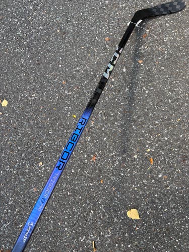 Junior CCM Ribcor Trigger 8 Pro Hockey Stick Right Handed P28 40 Flex (Used)