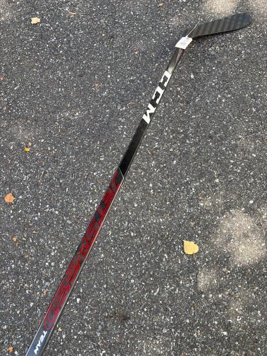 Senior CCM JetSpeed Team Hockey Stick Right Handed P28 65 Flex Pro Stock (Used)