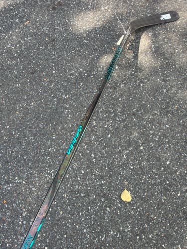 Junior Bauer Twitch Hockey Stick Right Handed P92 30 Flex (Used)
