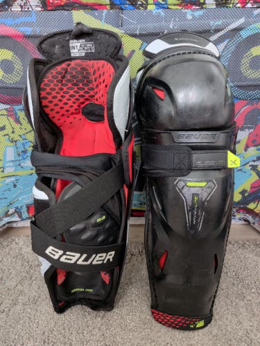 Intermediate 14" Bauer Vapor Hyperlite Shin Pads (Used)