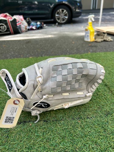 Rawlings Highlight Series RH Softball Glove 12" (Used)
