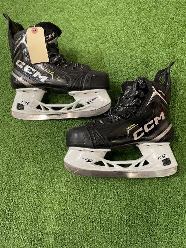 CCM Tacks XF 80 Junior Hockey Skates | Regular Width | Size 3.5