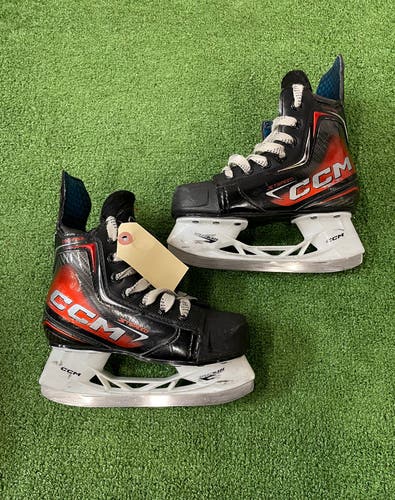 Youth CCM JetSpeed Control Hockey Skates Regular Width 12 (Used)