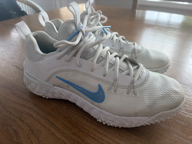 Size M 9.5 (W 11) Nike Low Top Turf Cleats