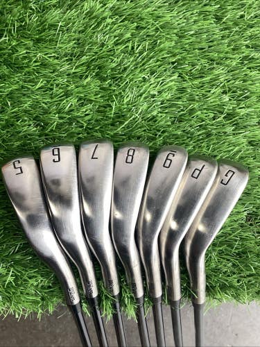 Wilson Dynapwr Iron Set 5-PW, GW With Recoil Dart 70/R Regular Graphite Shafts