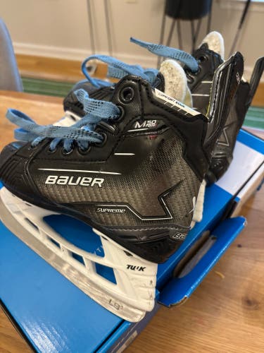 Bauer Supreme M50 Pro Hockey Skates 10.5, like new condition